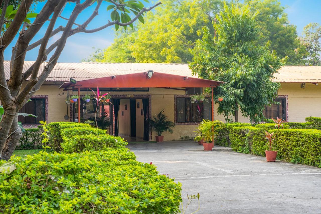 Narmada Hills Resort Godarpura Exterior photo