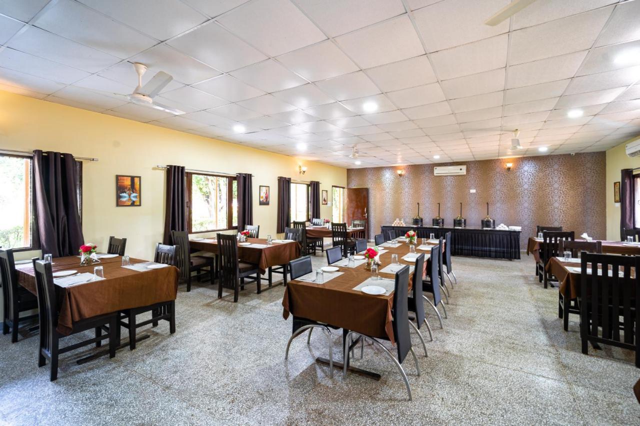 Narmada Hills Resort Godarpura Exterior photo