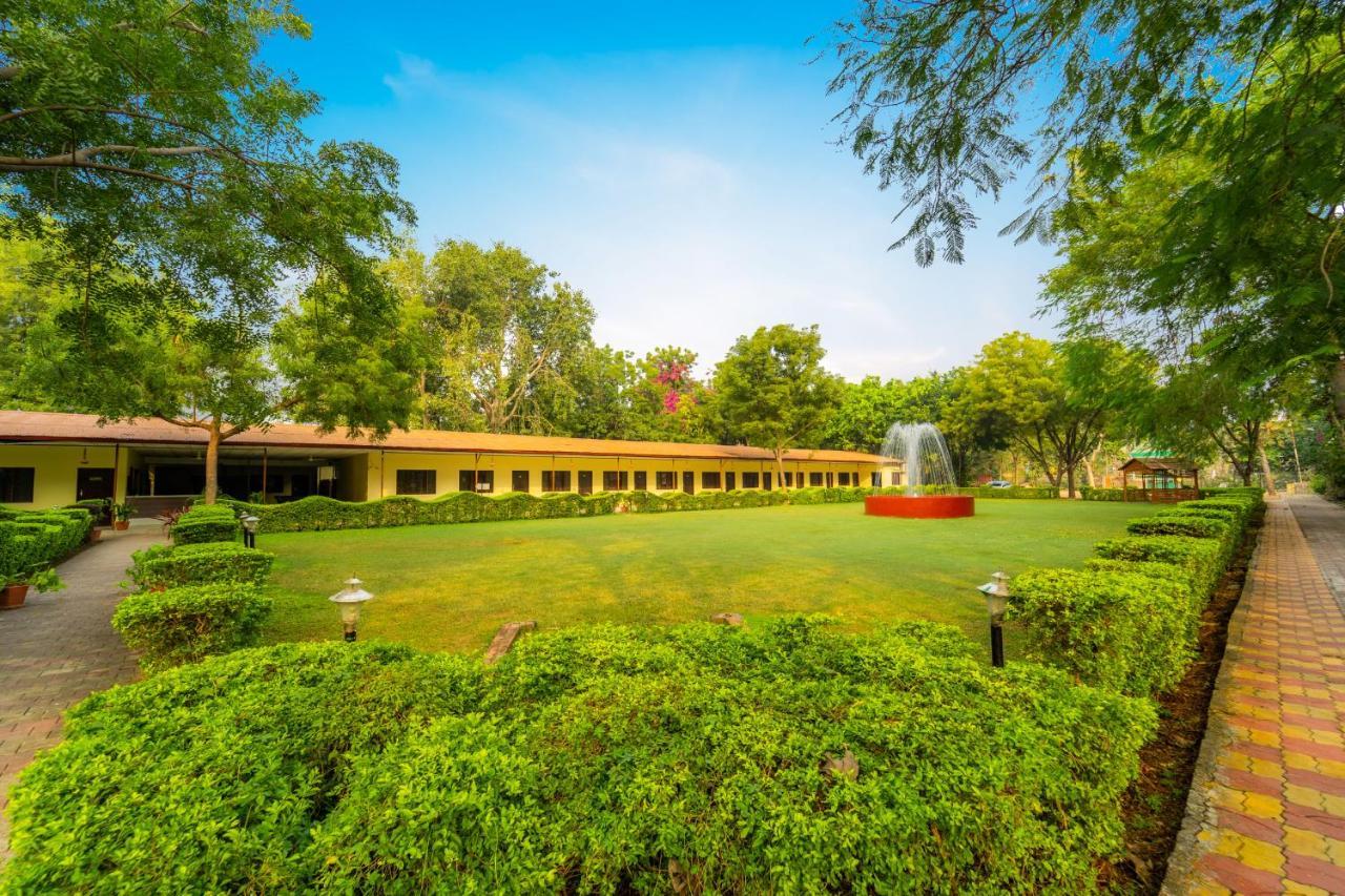 Narmada Hills Resort Godarpura Exterior photo