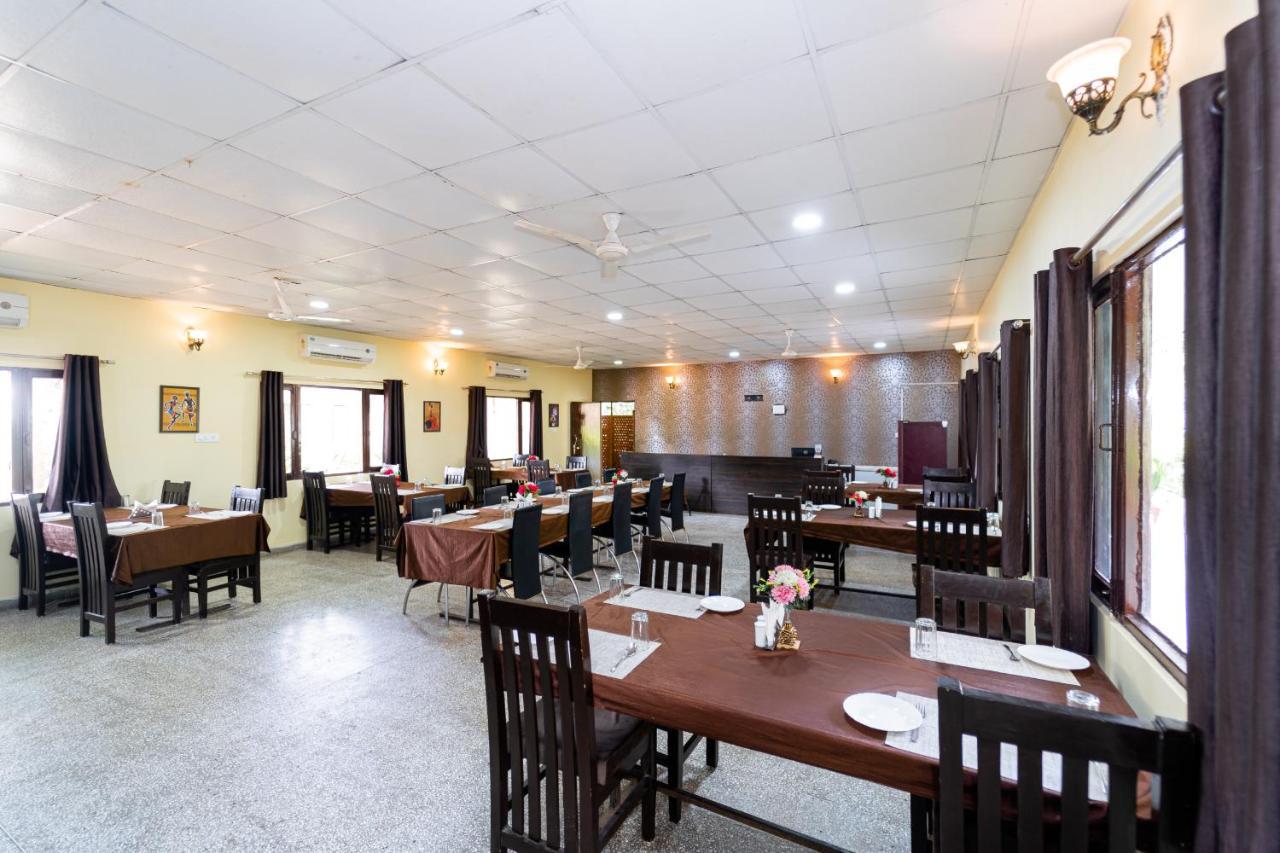 Narmada Hills Resort Godarpura Exterior photo